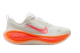 Nike Vomero Plus (HV8154-107) weiss 1