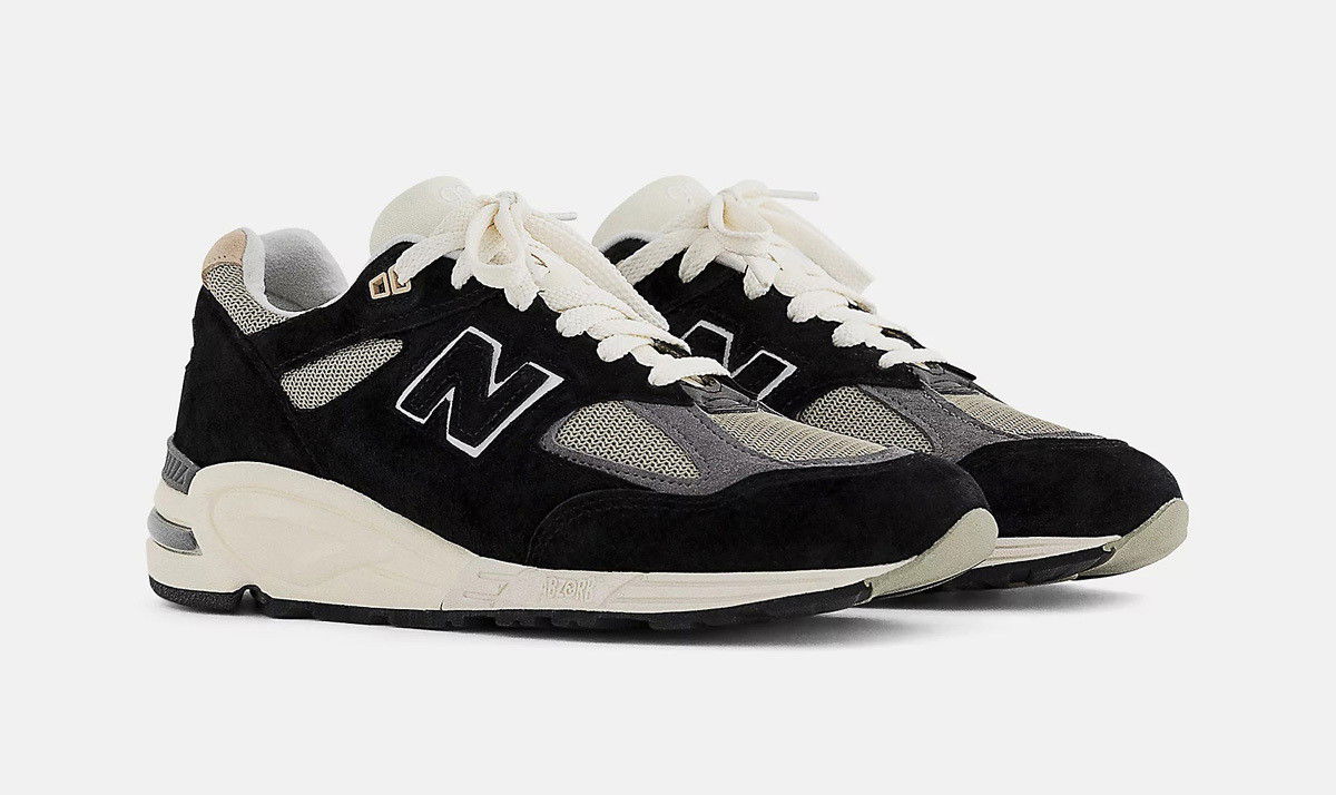New Balance 990V2