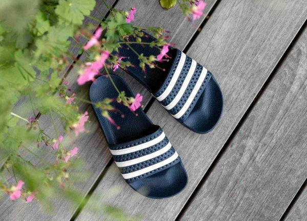 Adidas-Adilette-Blau-288022.jpg