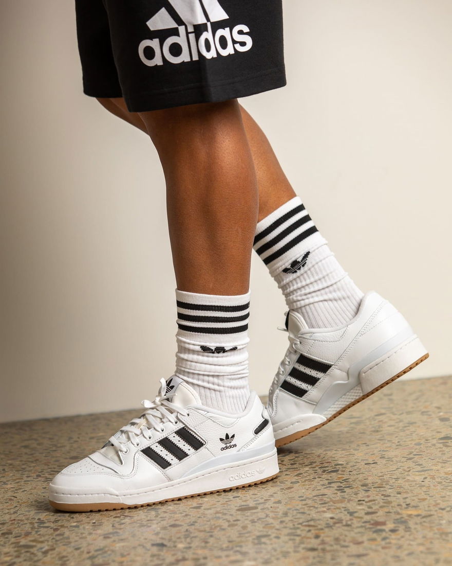Adidas Forum 84 Low On Feet