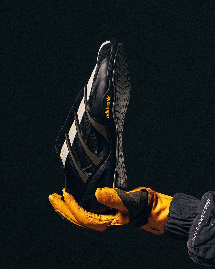 Bad Bunny x adidas x Mercedes-AMG Adiracer GT HQ2570 in Hands