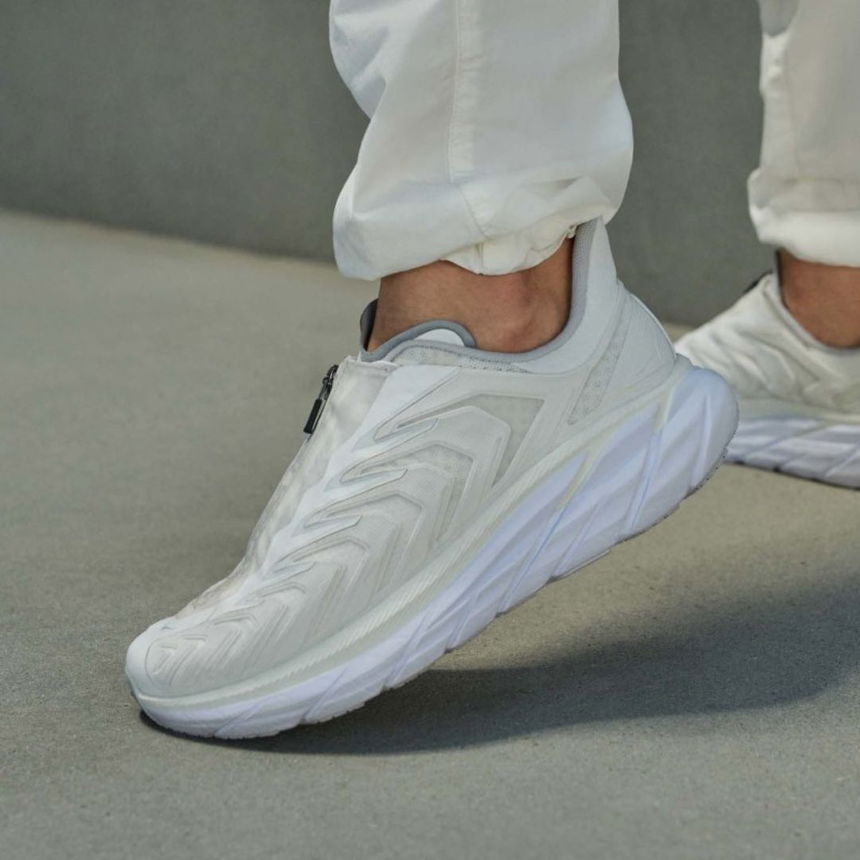 Hoka-OneOne-Fruehjahr-2023-Highlights-Titel-Project-Clifton-1127924-BDBLR-On-feet.jpg
