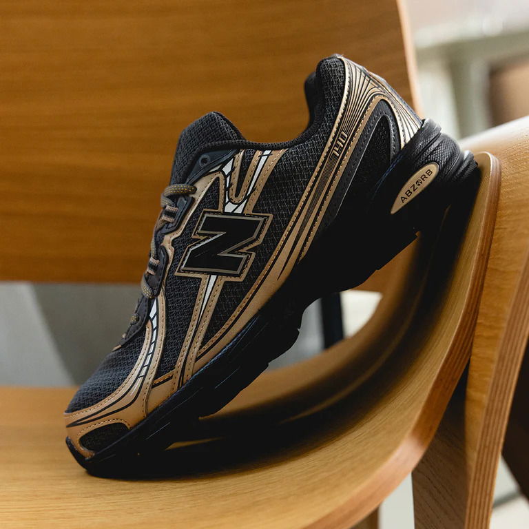New Balance U740Bd2 Black Black Cement Castlerock Gold Metallic Lateral
