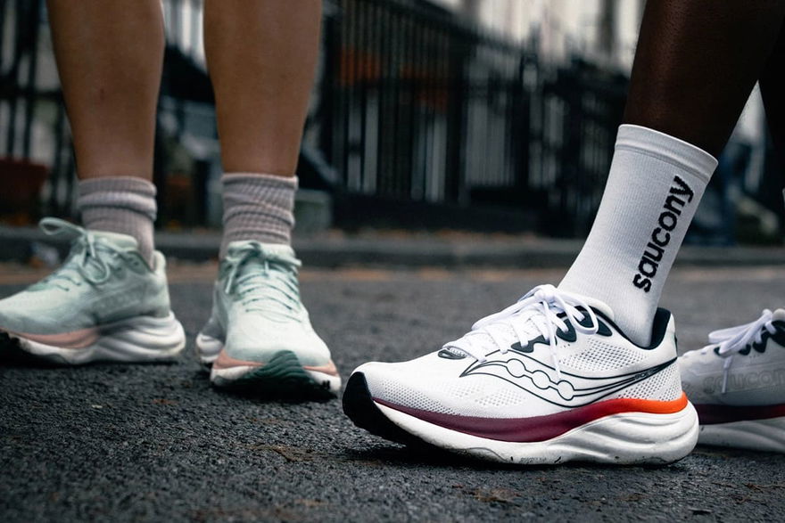 Saucony Ride 19 S11055-128 S21055-172 on Feet