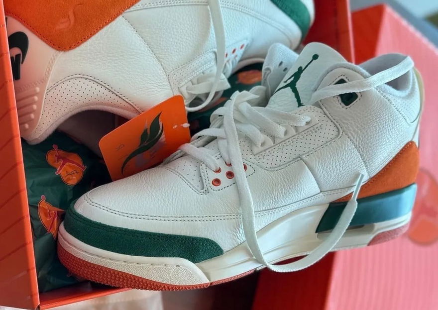 Solefly x Air Jordan 3 IF4491-100 in Box