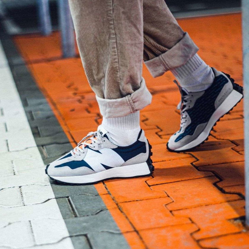 New Balance 327