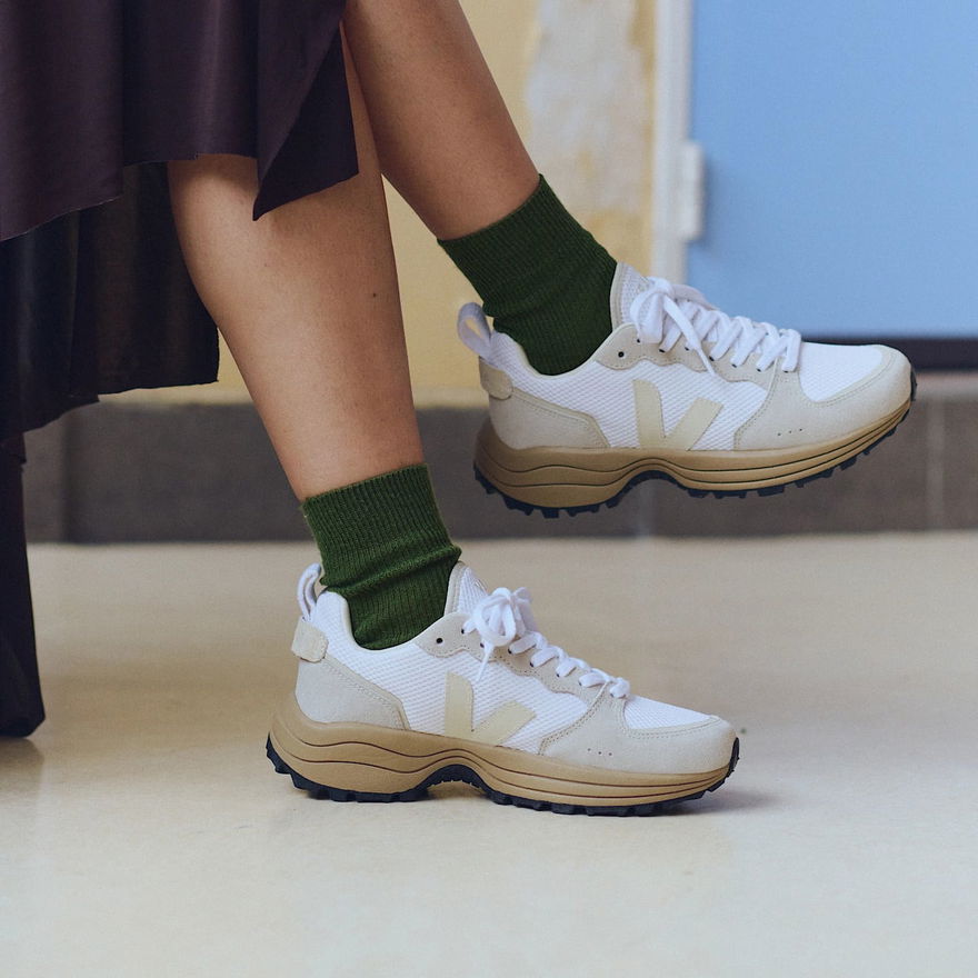 Veja Venturi II Alveomesh On Feet VR2103752A Green Socks