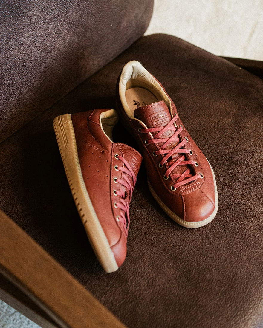 Adidas Tobacco Super KJ4894 on Chair