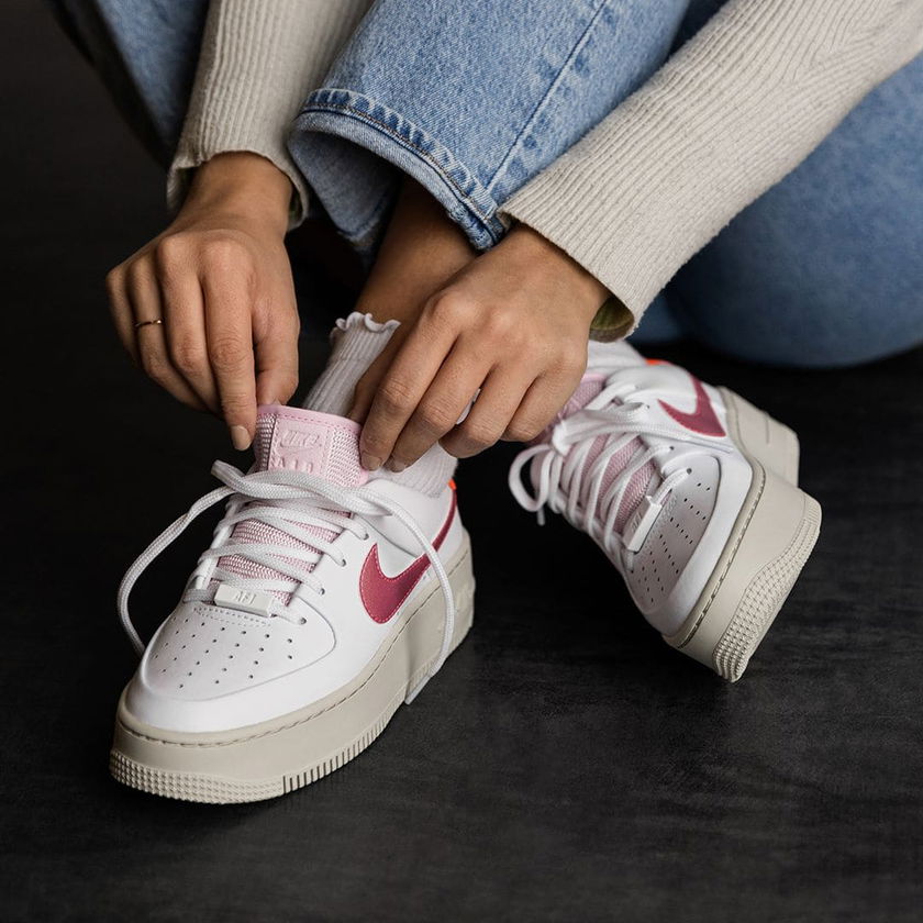 Nike Air Force 1 Sage Low