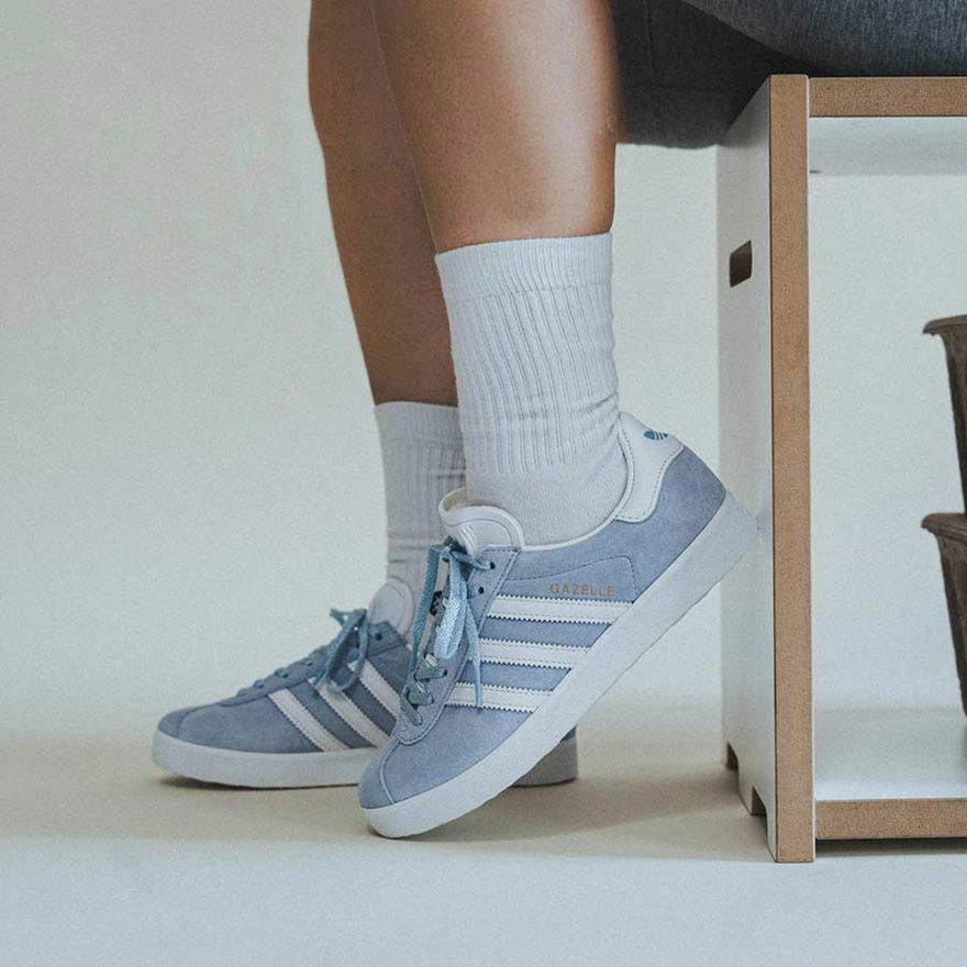 adidas Gazelle mit Tennissocken