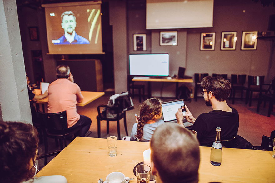 Dhdl Viewing01