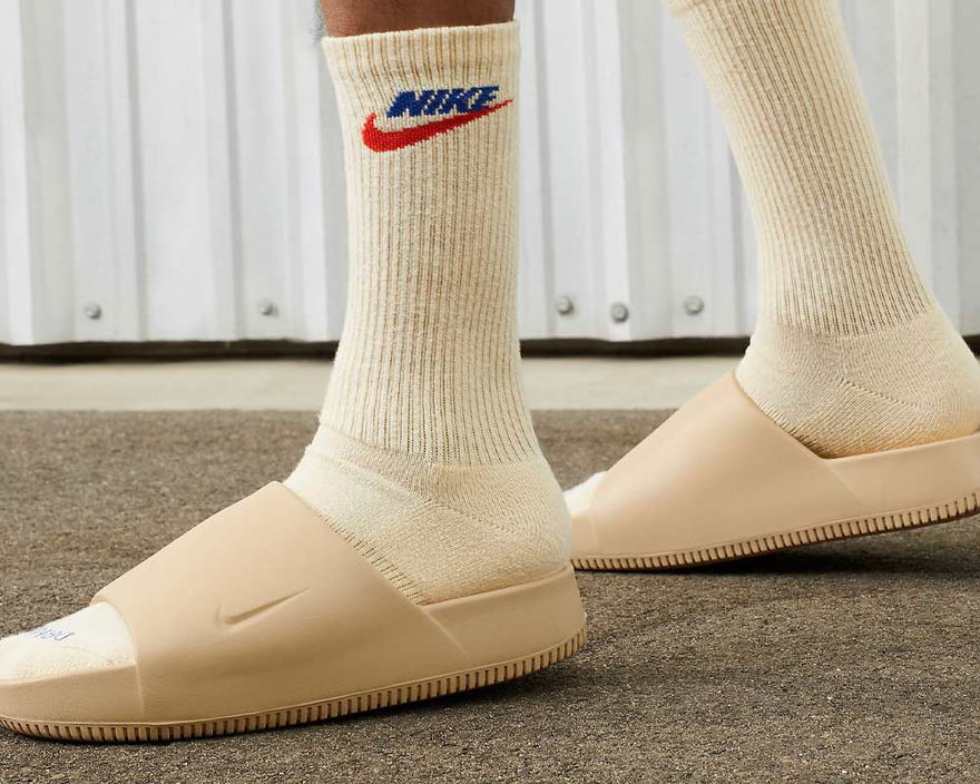 Nike Calm Slide2
