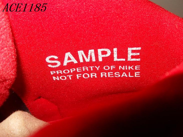 Sample Hinweis in einem Jordan Sneaker