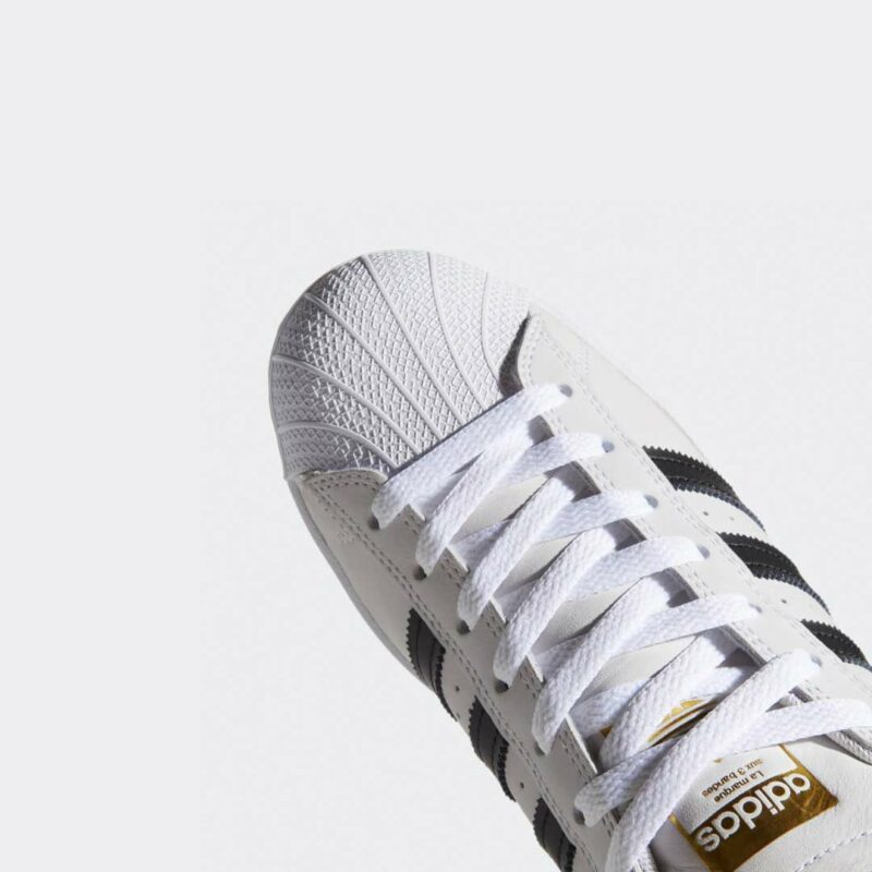 Toe Box Adidas Superstar